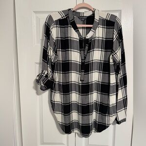 Eddie Bauer Black and White Plaid Tunic Top